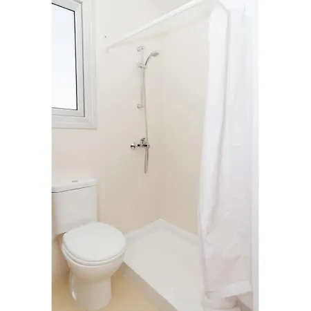 Coral Bay 5 *