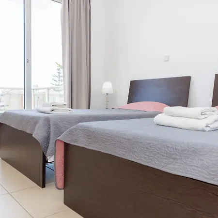 Coral Bay 5 *