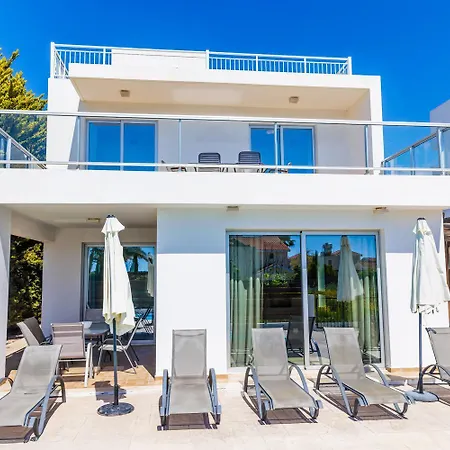 Coral Bay 5