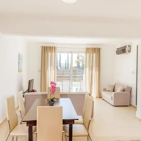 Coral Bay 5 Villa
